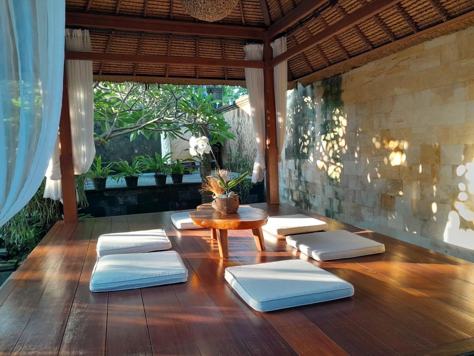 Tropical Retreat Villa *